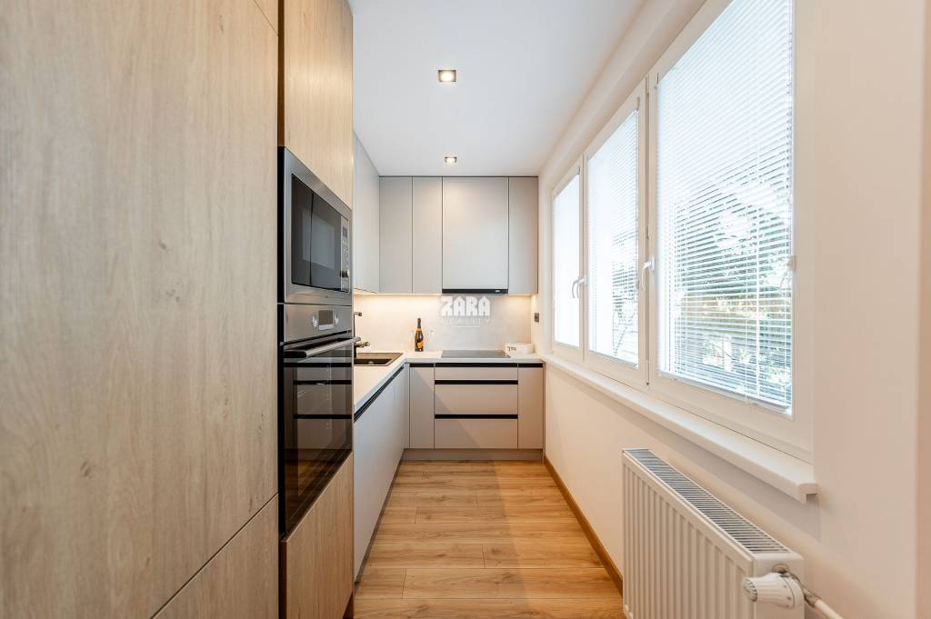 Západ - Trieda SNP - krásny 2 izb, byt 55 m2 + LOGGIA. Komp. - 9