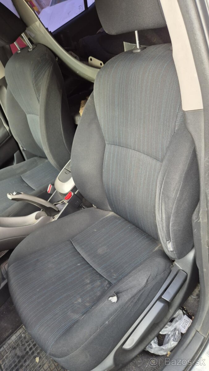 Toyota Auris 1,6i 91kw kód: 1ZR-FE - 9