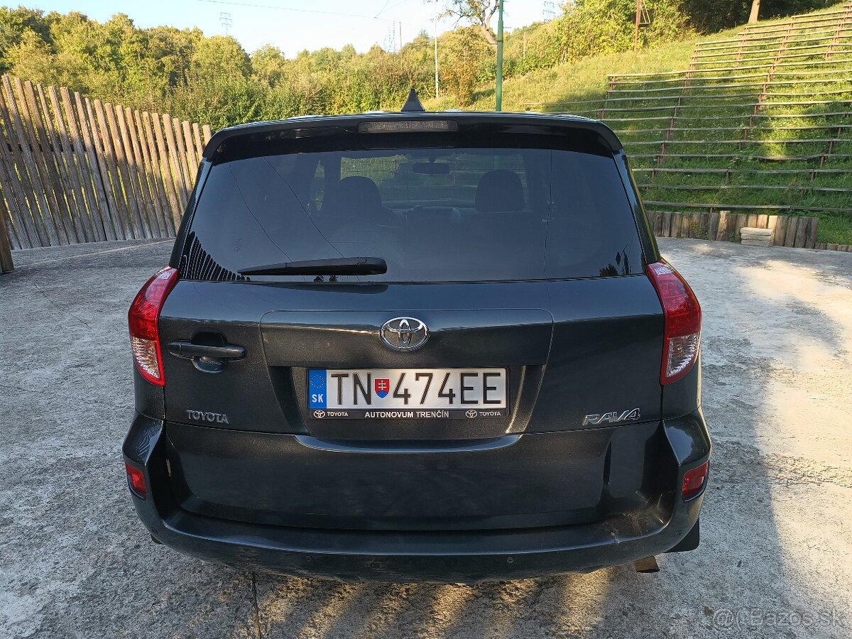 Toyota RAV4 2.2 D4D , 100 r.v.2010, 2x elektróny - 9