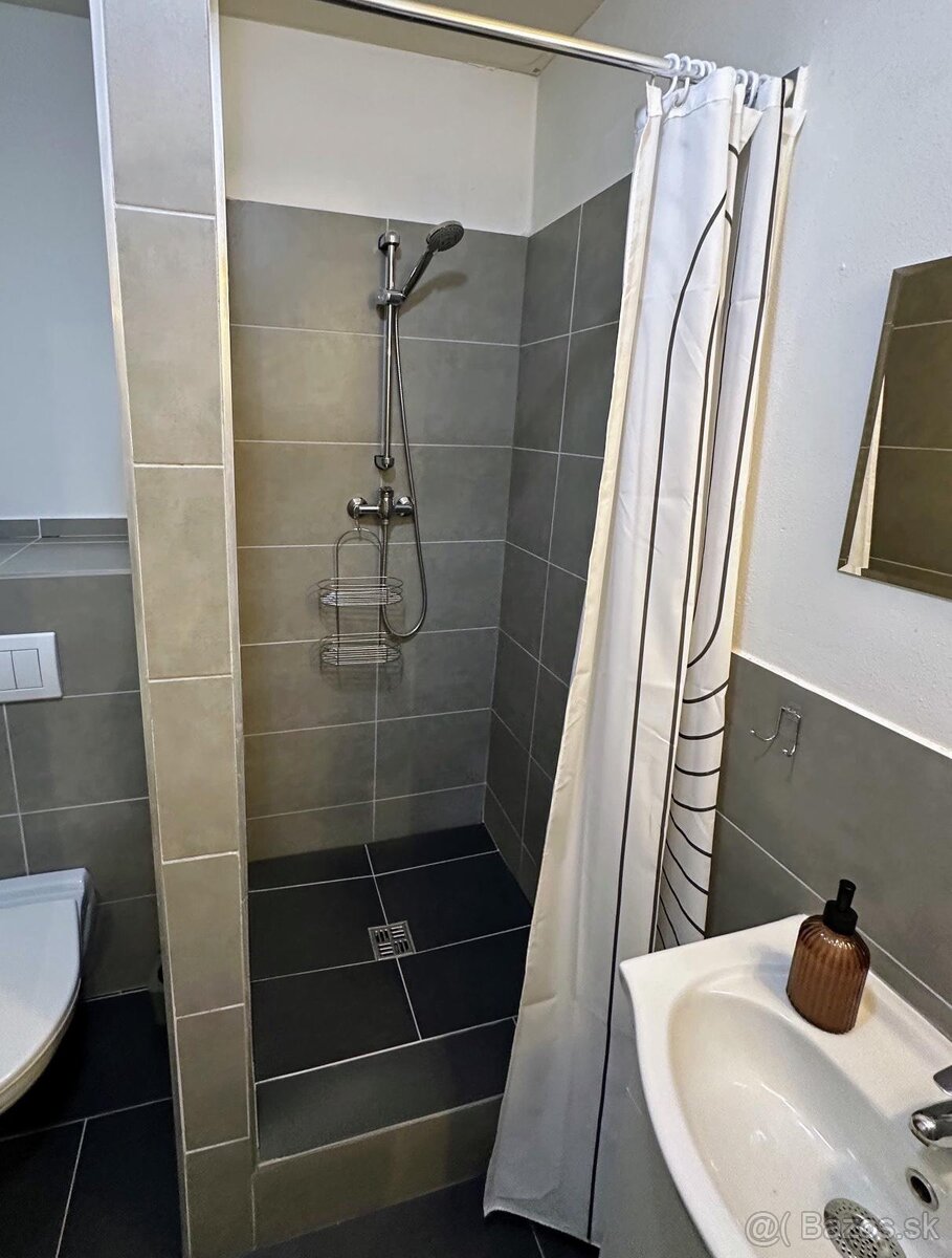 1,5 izbový byt s loggiou 33m² – Nová Radvaň, BB - 9