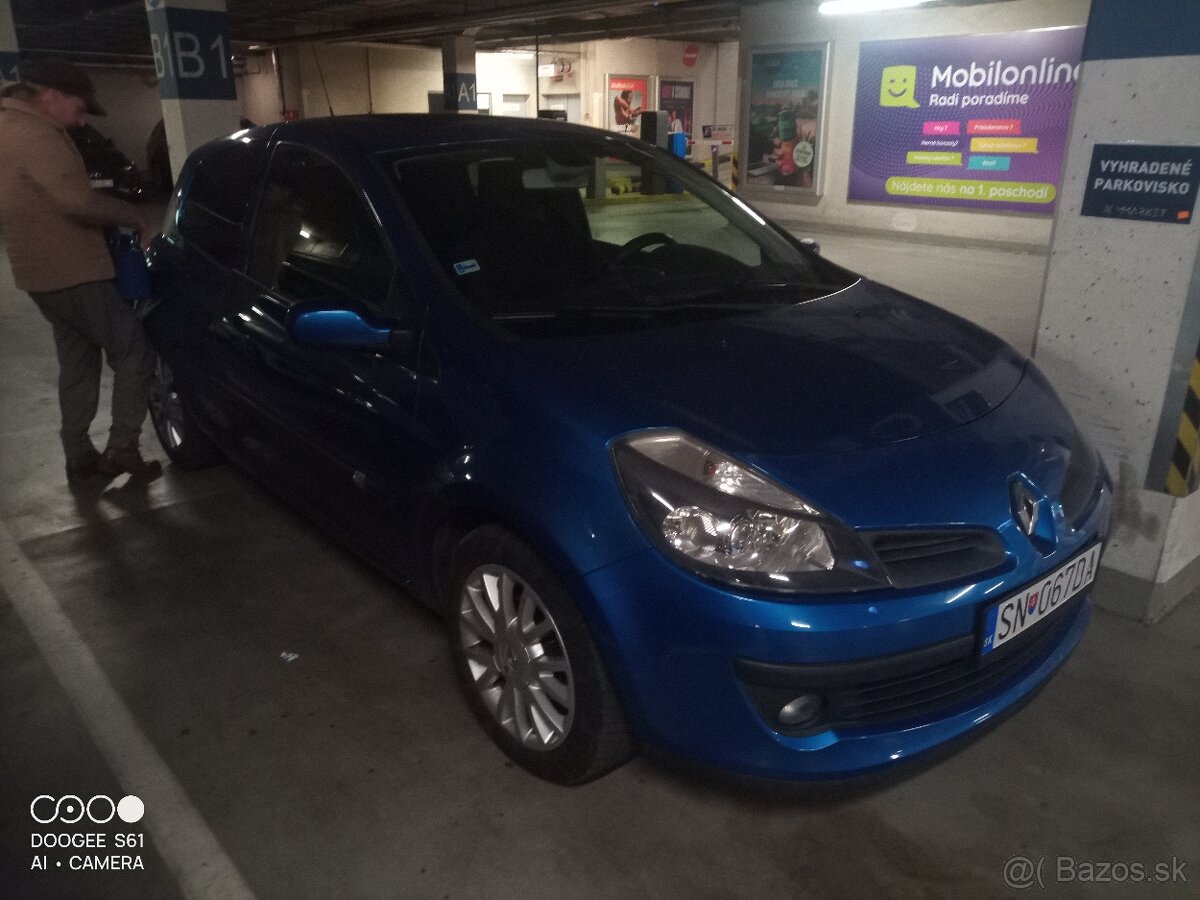 Renault Clio 1.6 - 9