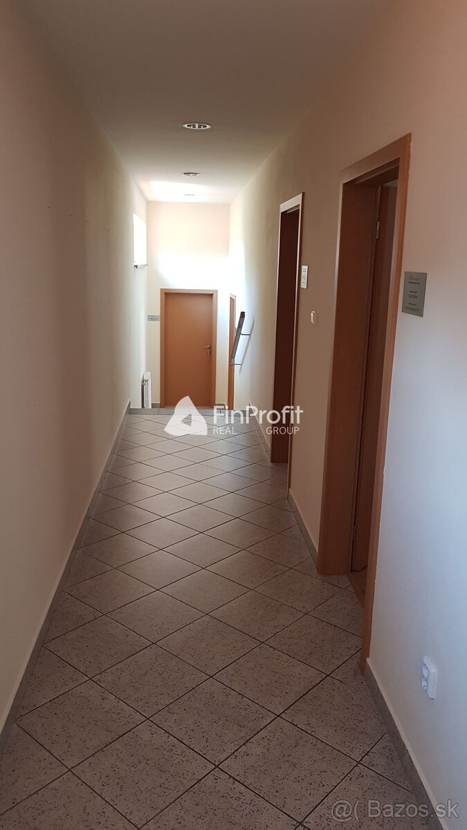 Predám polyfunkčný objekt Nitra vhodný na všetky činnosti. - 9