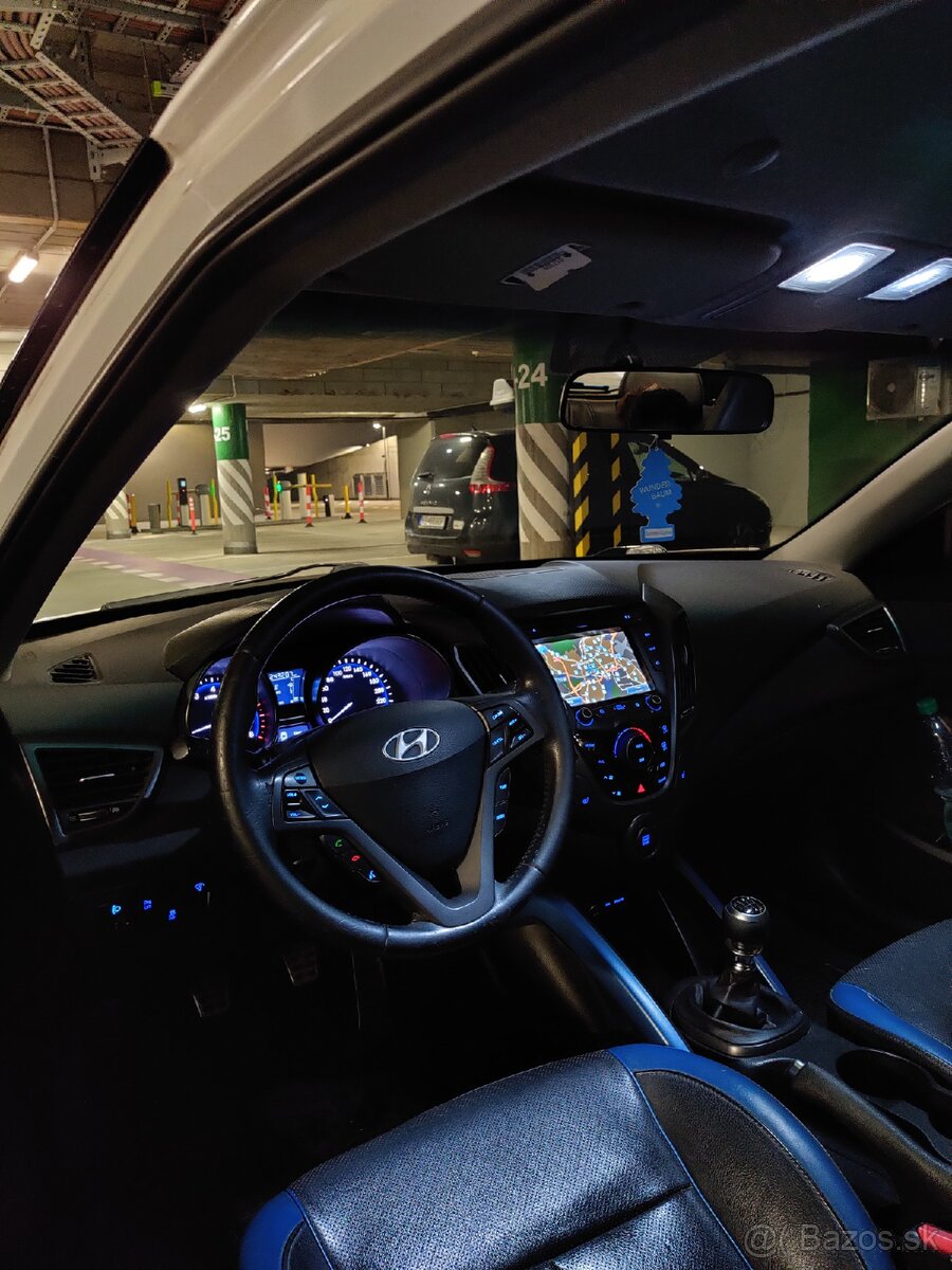Hyundai Veloster Turbo - 9