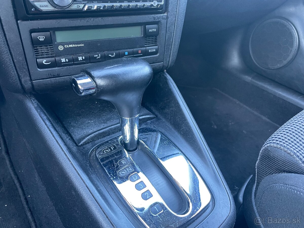 VW Golf IV 2.3 VR5 AUTOMAT - 9