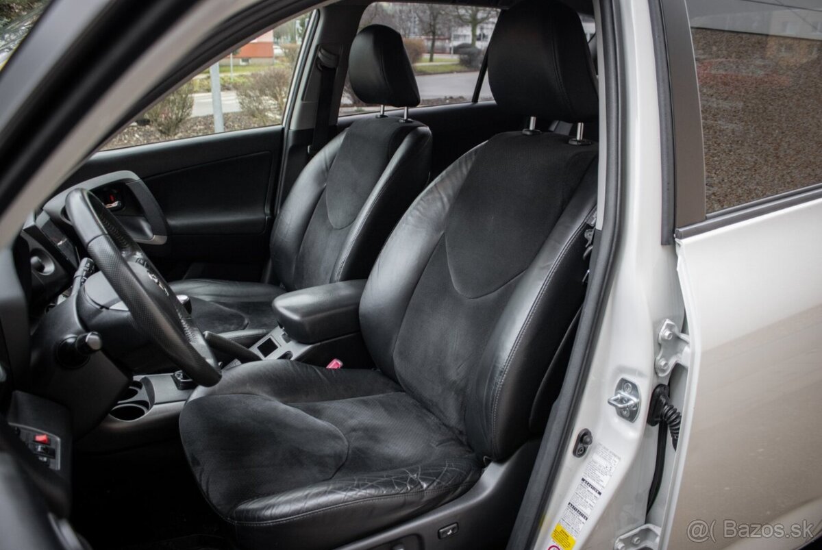 Toyota RAV4 2.2 D-4D 110kw MT/6 2013 - 9