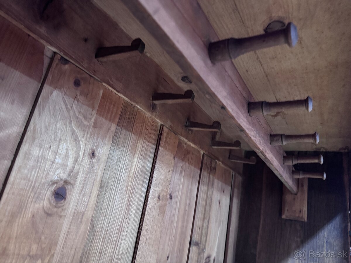 Starožitná skriňa - 9