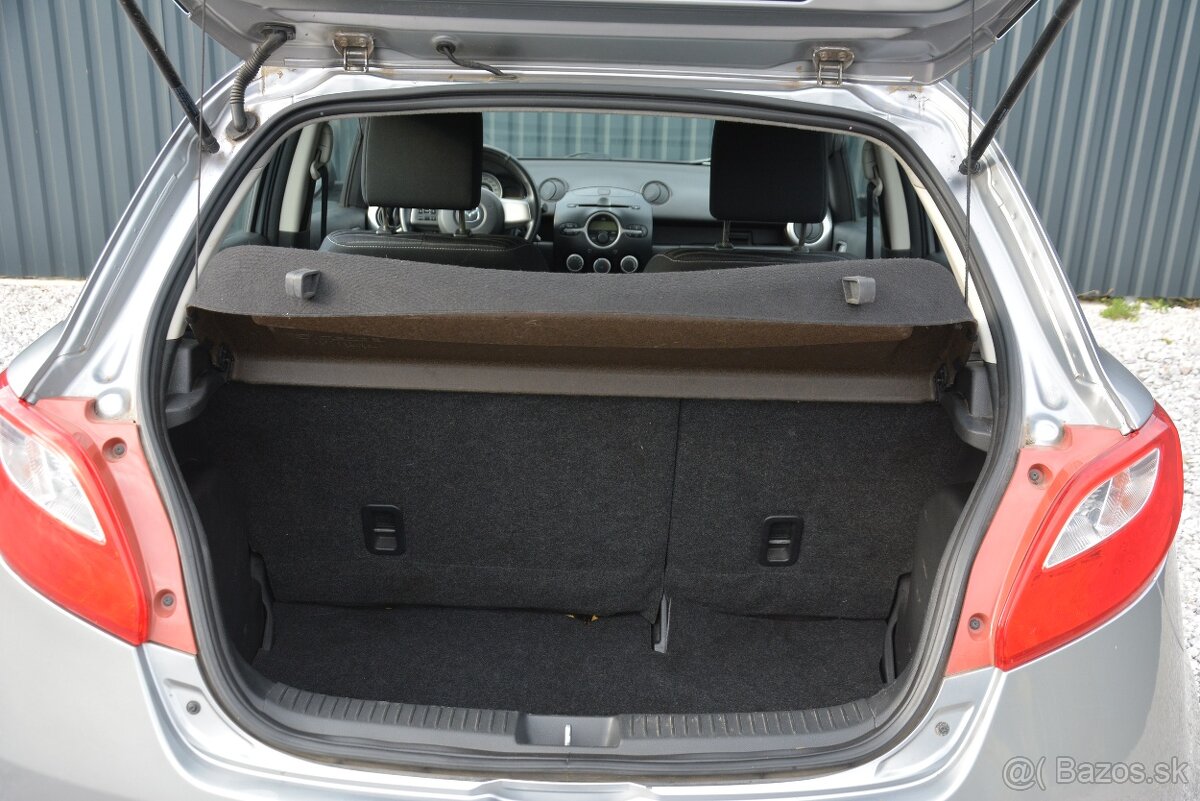 Mazda 2 1.40 Benzín - 9