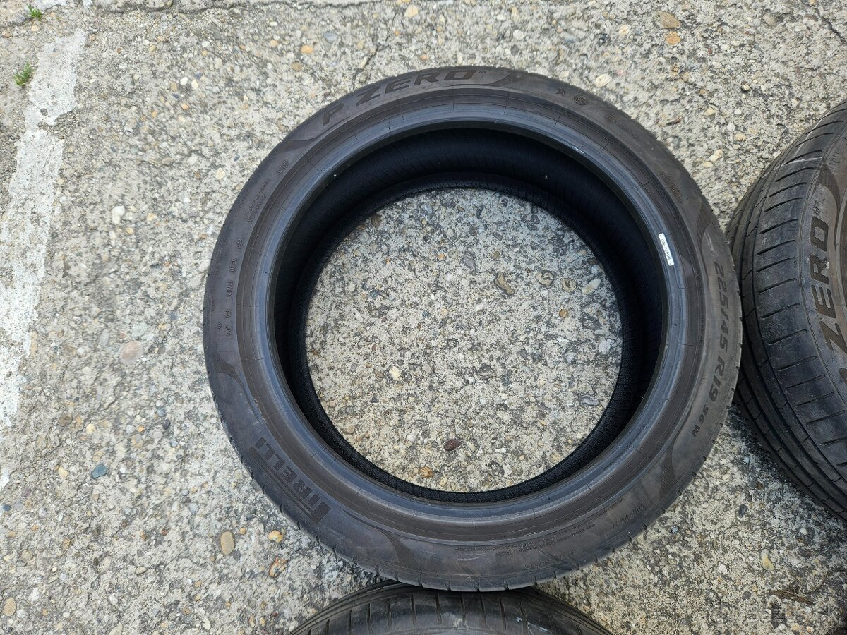 4x letné pneu Pirelli P Zero 225/45 R19 - 9