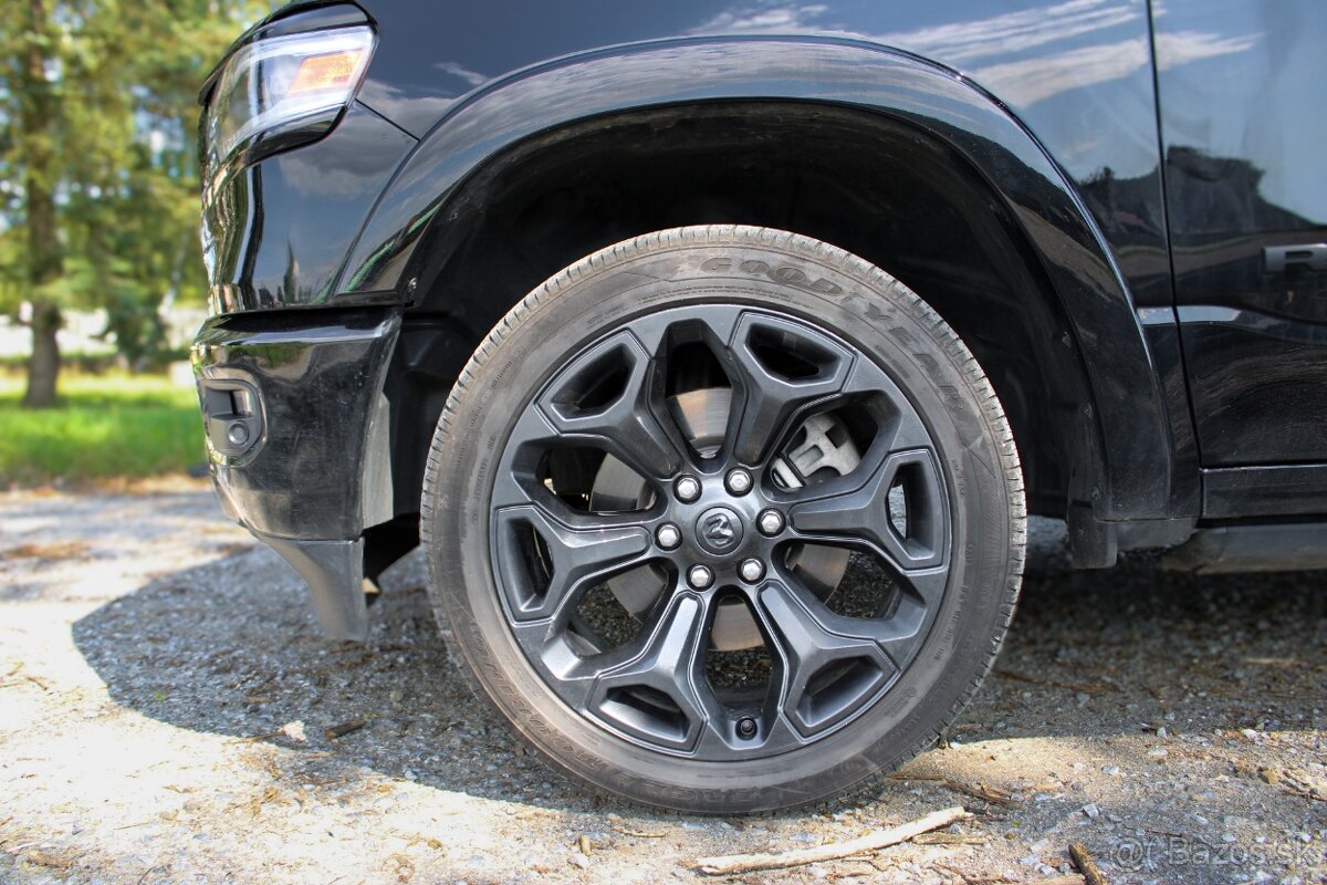 Dodge RAM 1500 5.7 HEMI Limited Black edition,Odpočet DPH - 9