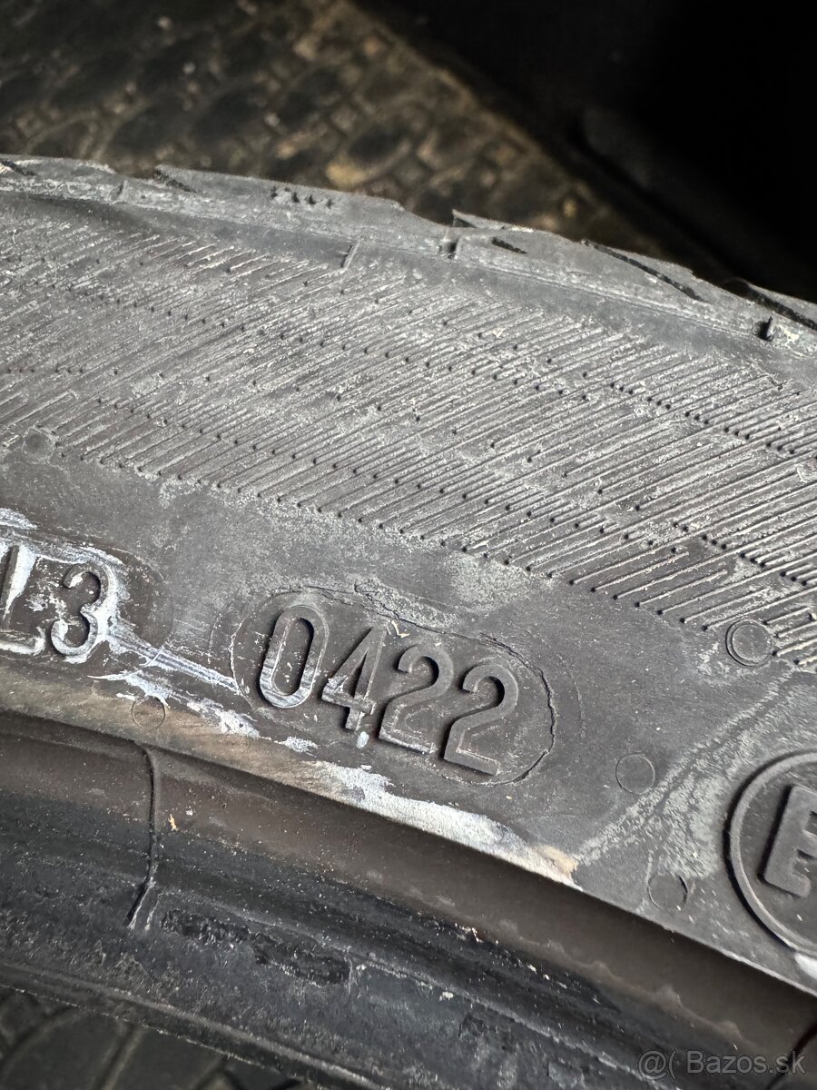 Letné pneu 245/40 r19 - 9