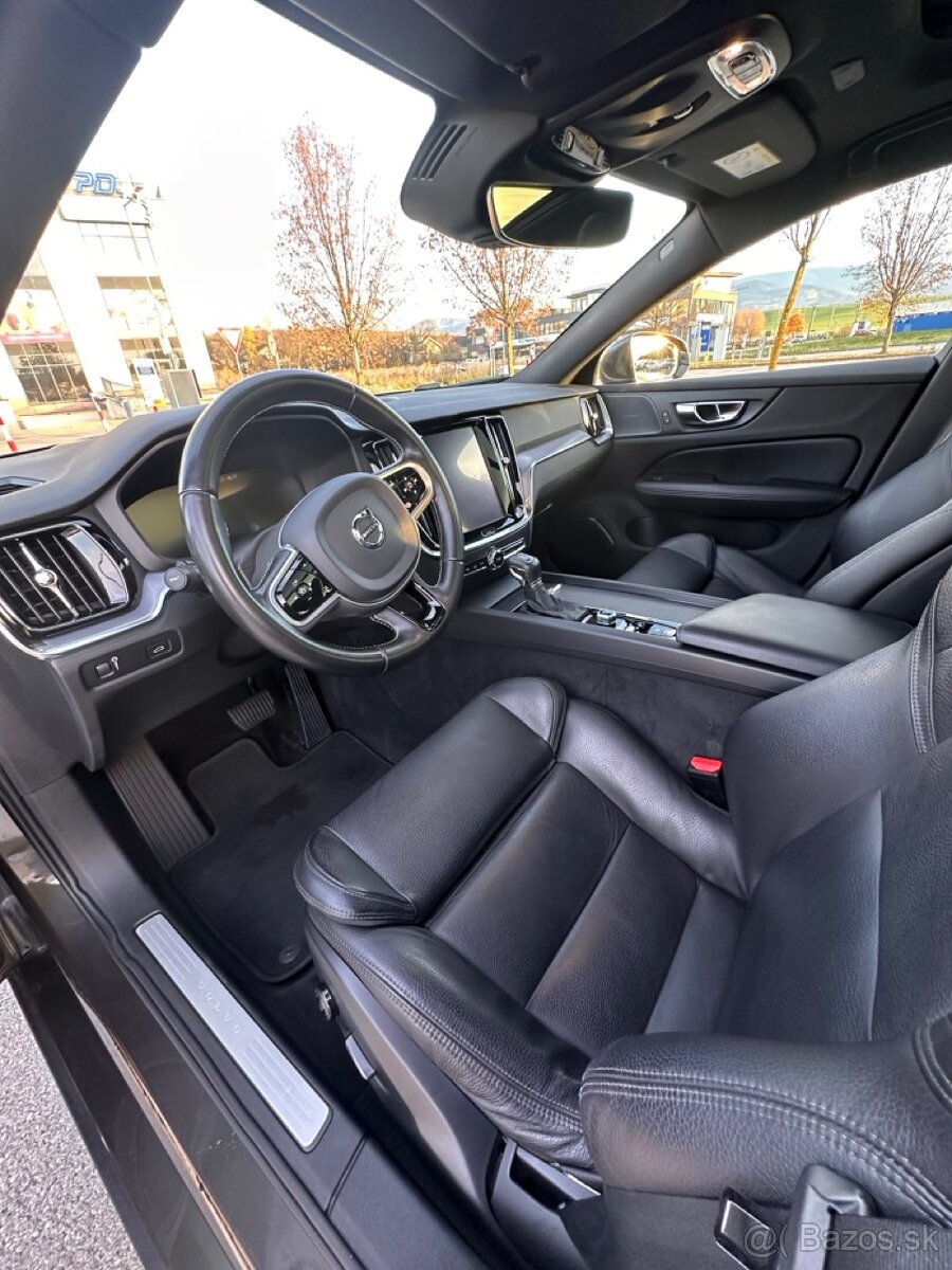 Volvo V60 2.0 4×4, rok 2020 – plná výbava - 9