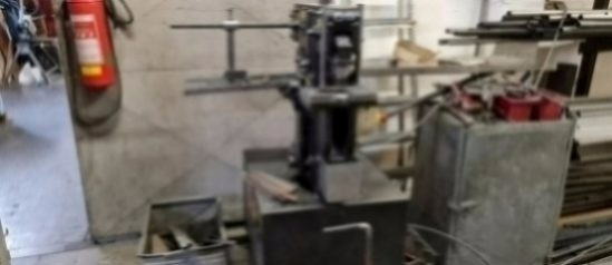 Hydraulický kombinovaný stroj 25 t Nelson použitý - 9