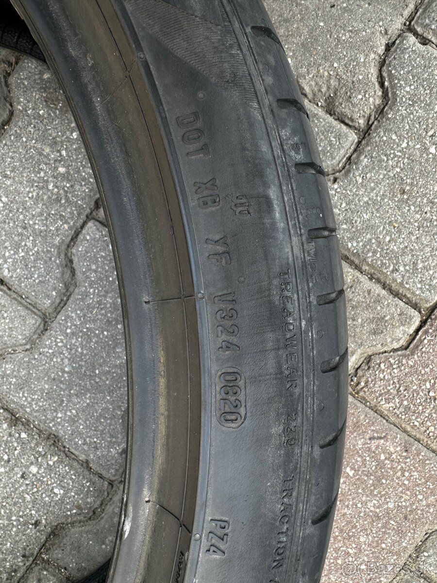 245/40 R21 - 9