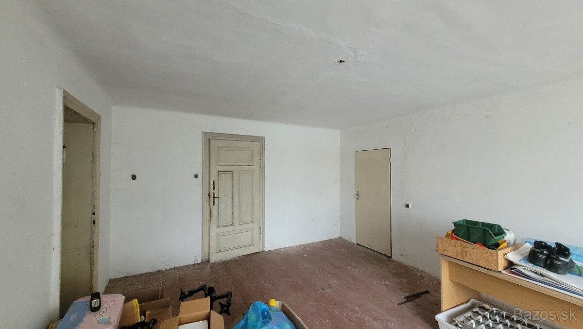 Půdní prostor o podlahové ploše 290 m² - 9