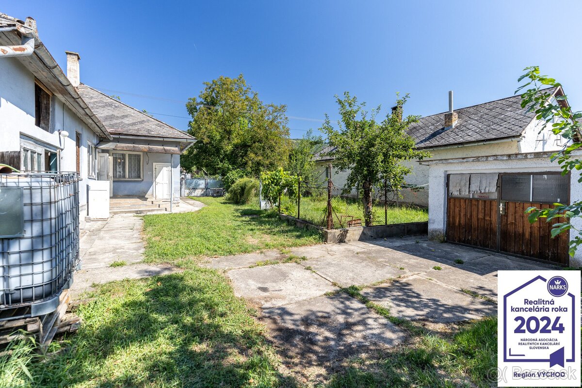 REZERVOVANÝ Rodinný dom v srdci obce Dvorníky - Včeláre - 9