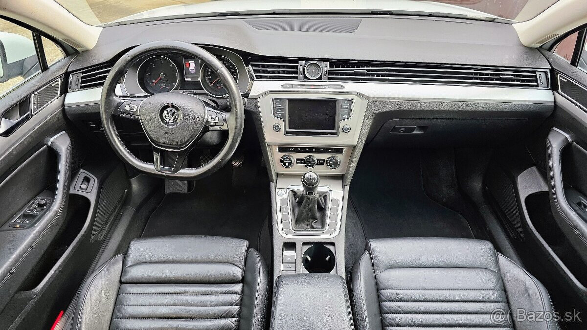 Volkswagen Passat Variant 2.0 TDI 110kW Highline 7/2015 - 9