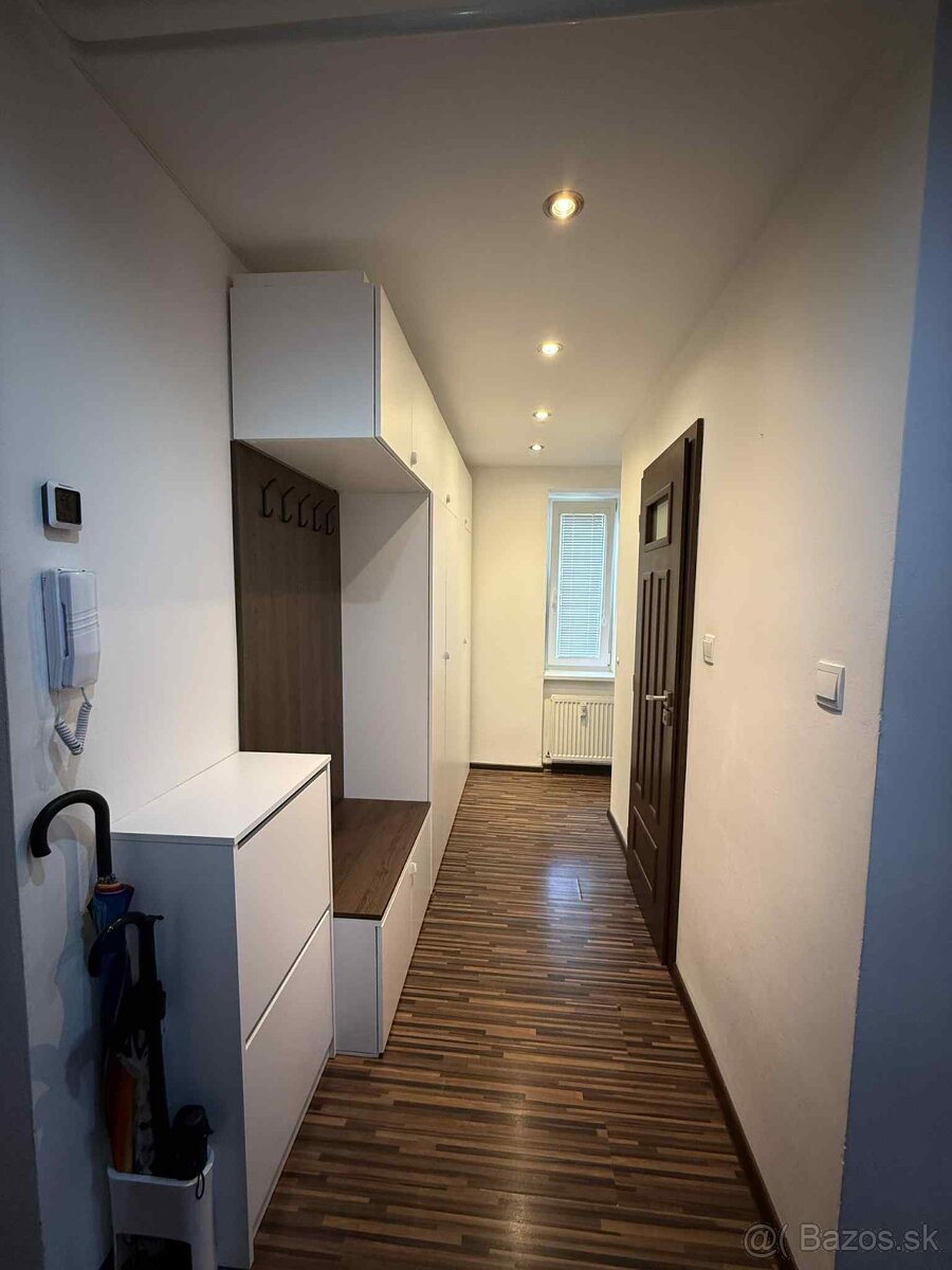 PRENÁJOM 2-izbový byt s pivnicou a parkovaním pri knižnici - 9