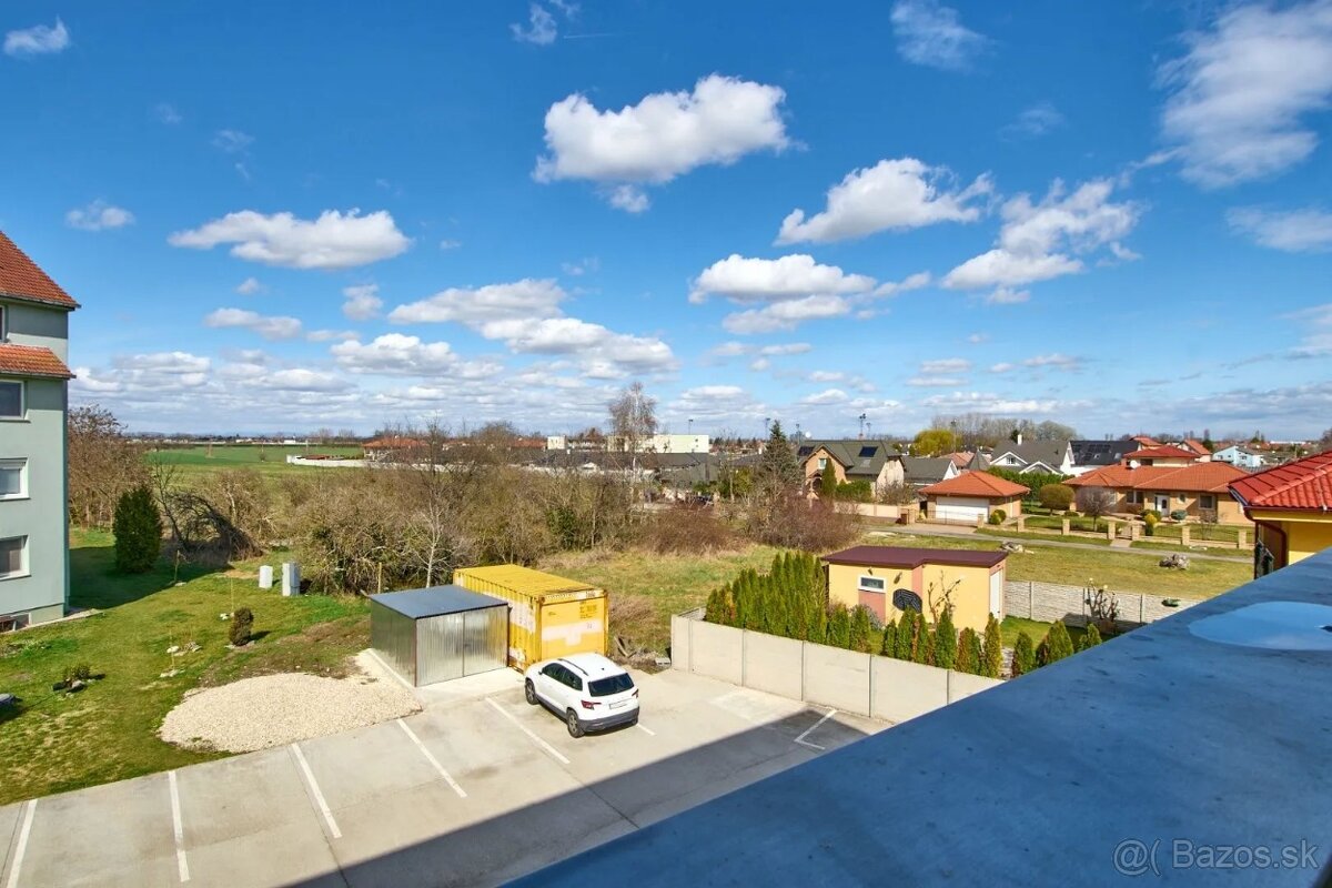 Moderný, komplet zariadený, klimatizovaný 2i byt s parkovaní - 9