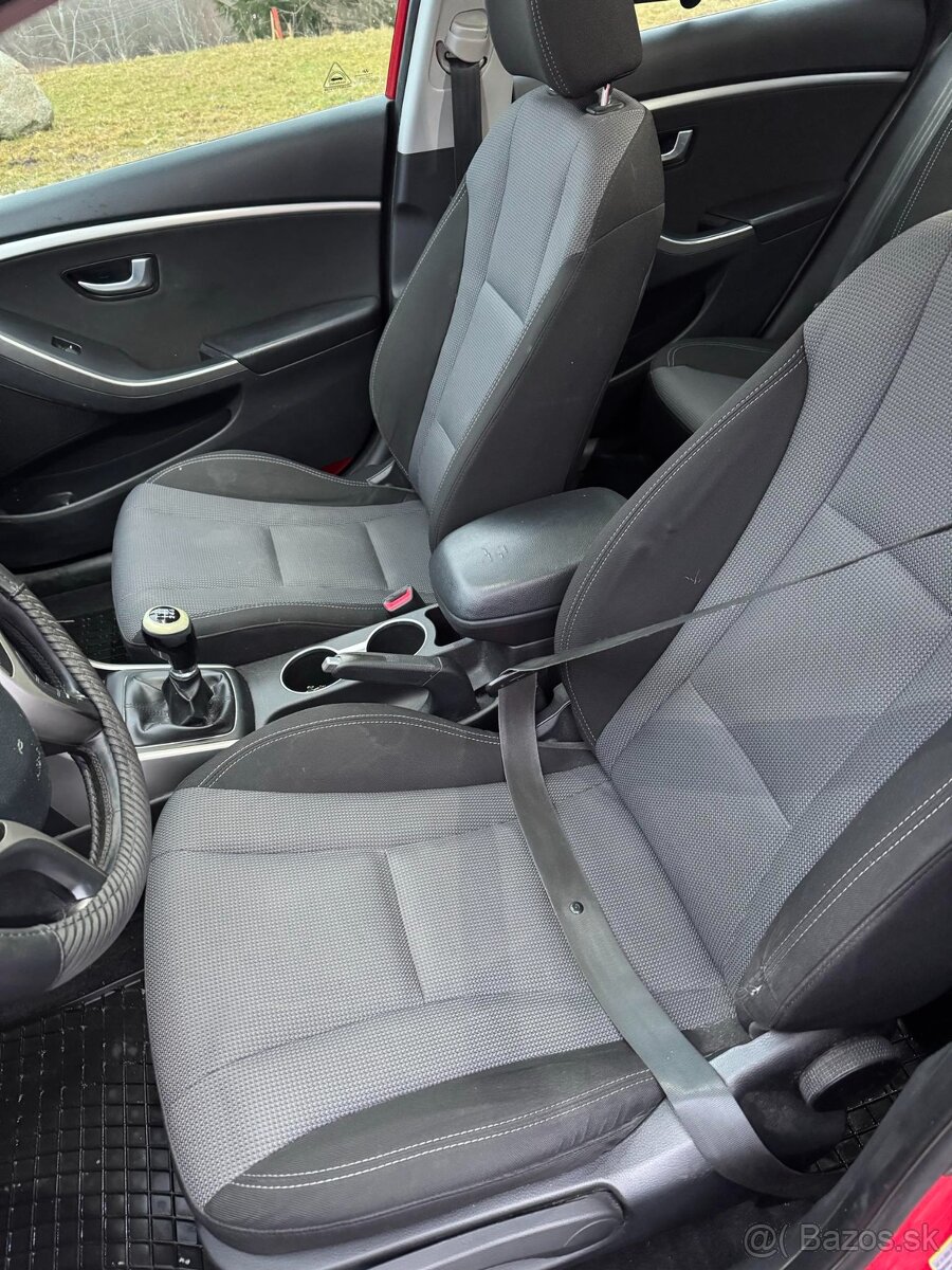 Hyundai i30 Hatchback 1.6 MPI Benzín, 88kW - 9