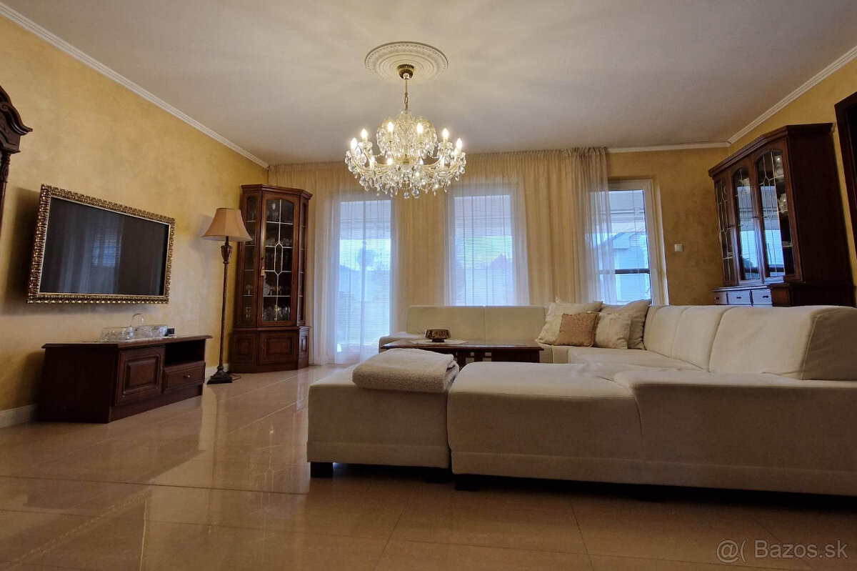 Predaj pekný RD s bazénom v Nitre - Na prameni - 9