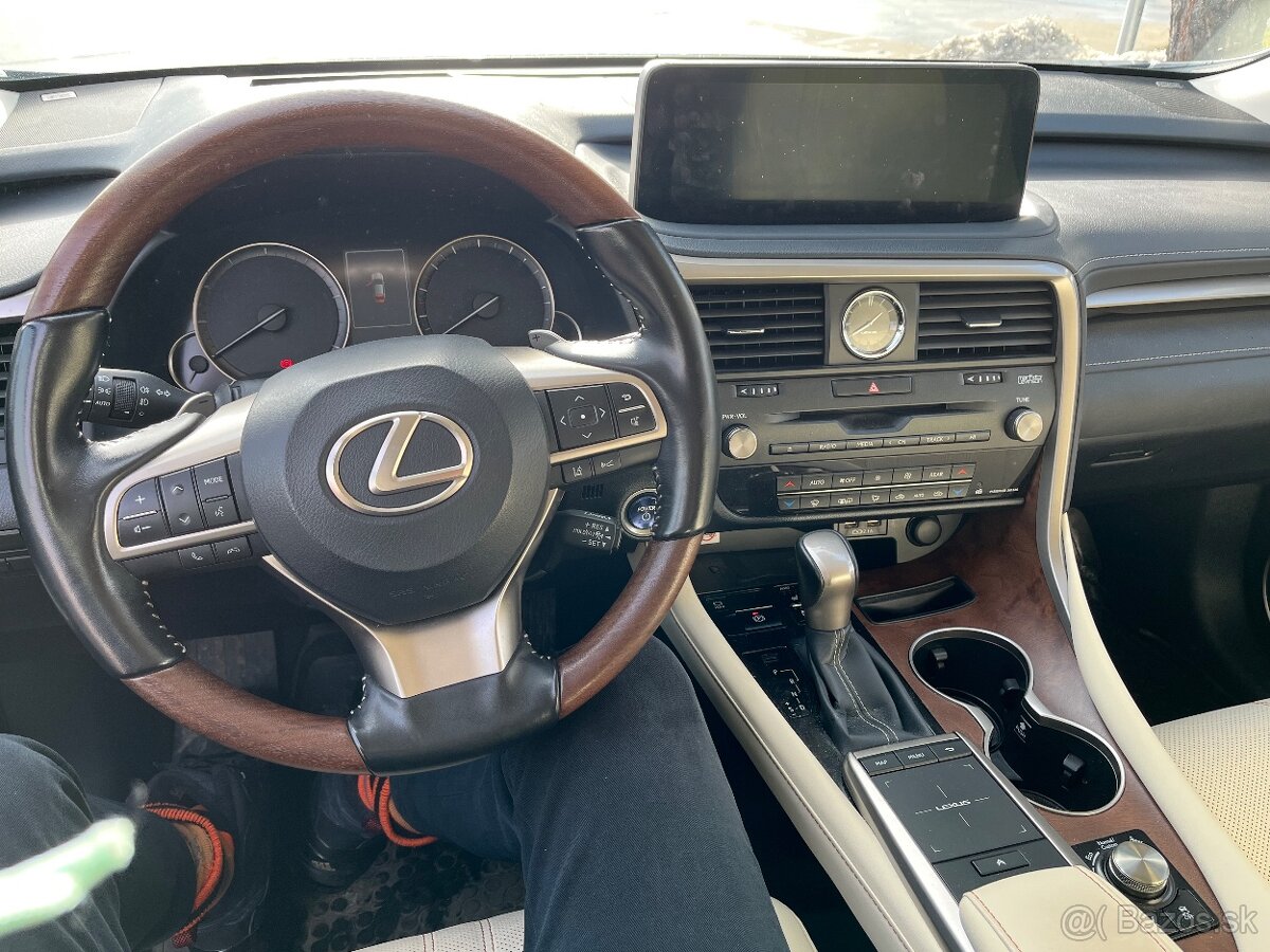 Lexus rx450hL - 9
