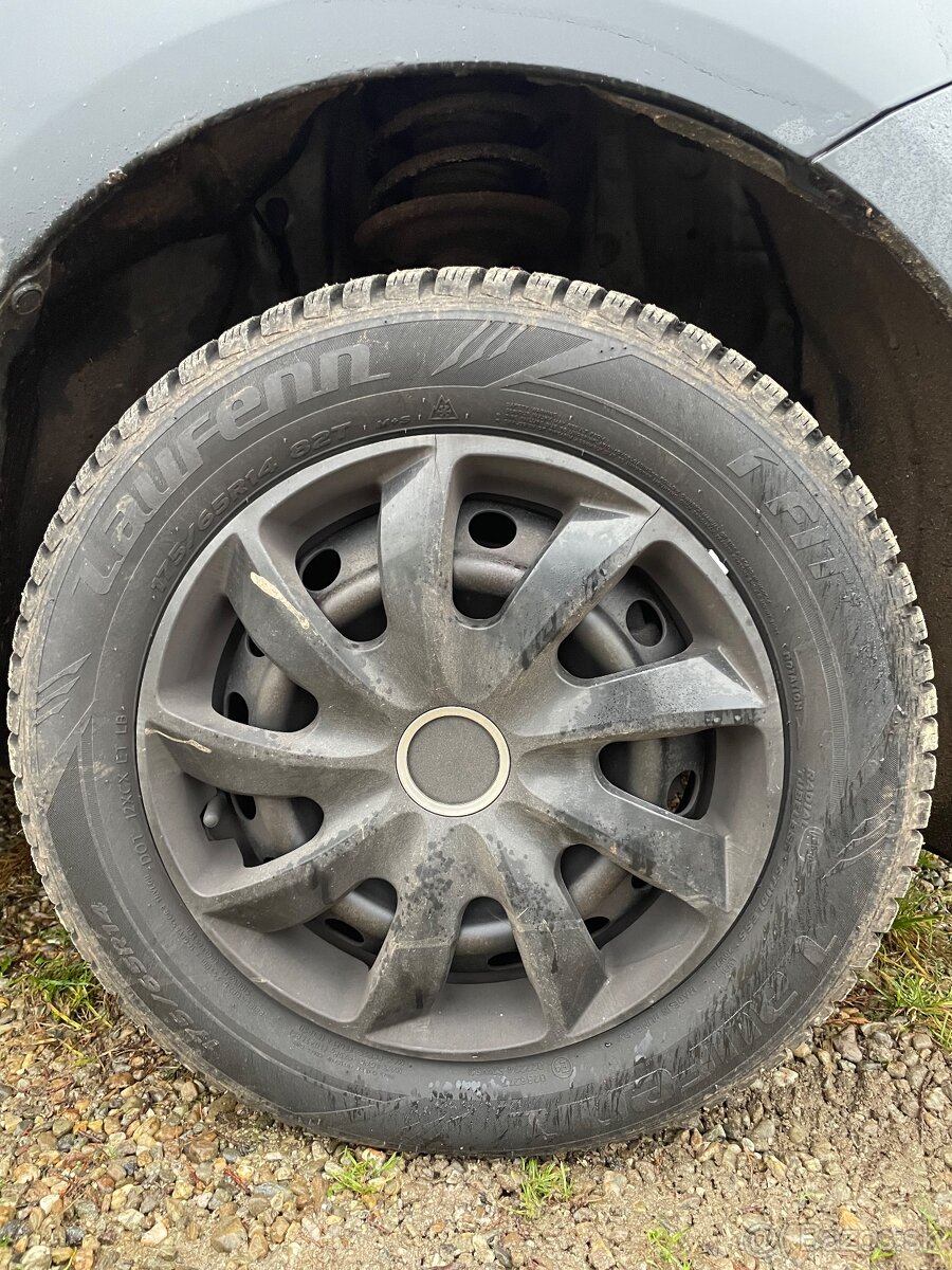 Toyota Yaris 1.0vvti - 9