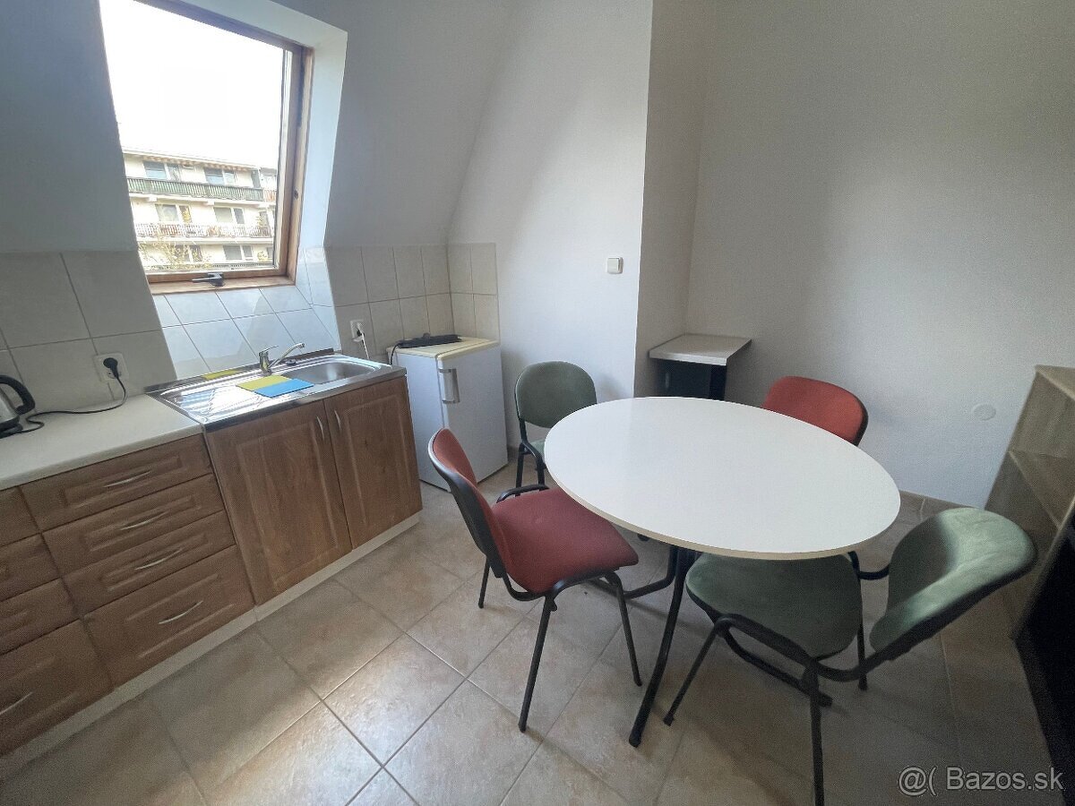 MH291 – Na predaj polyfunkčný dom v Komárne - 9