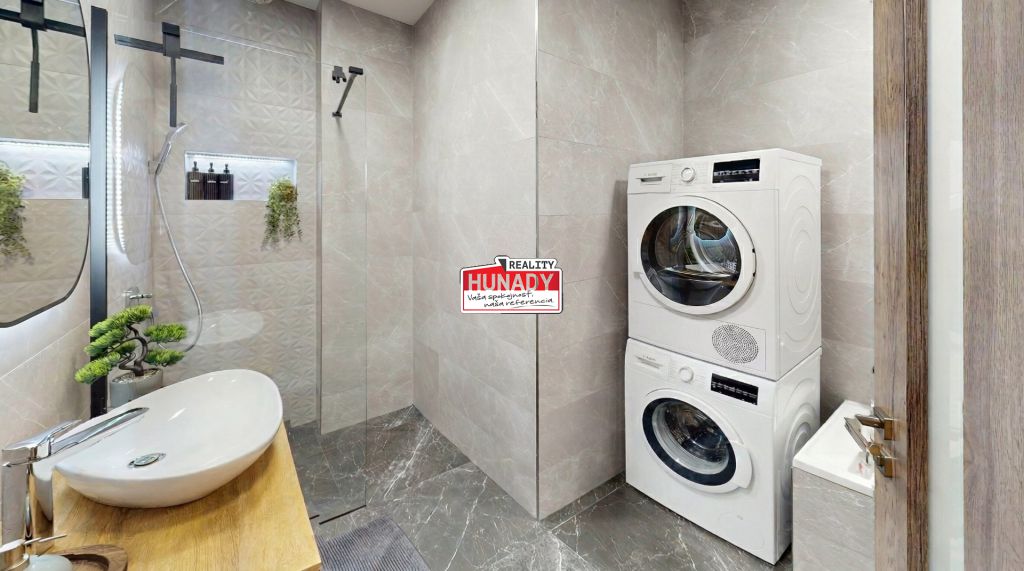 PREDANÉ (81 m²) ŠTÝLOVÝ 3i BYT NA SEVERE - 9