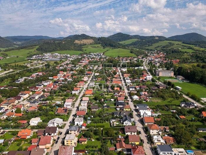 REZERVOVANÉ Na predaj krásny stavebný pozemok v obci... - 9