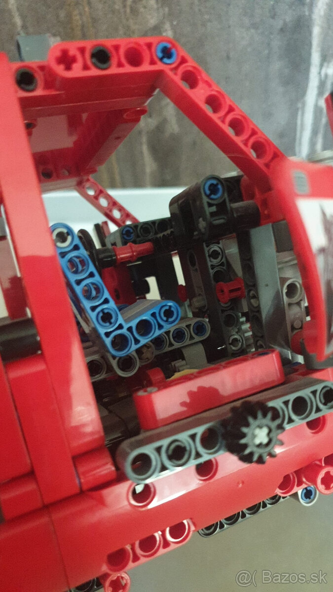 Skladačka - uplná kópia lega Technic 42029 Pick up - 9