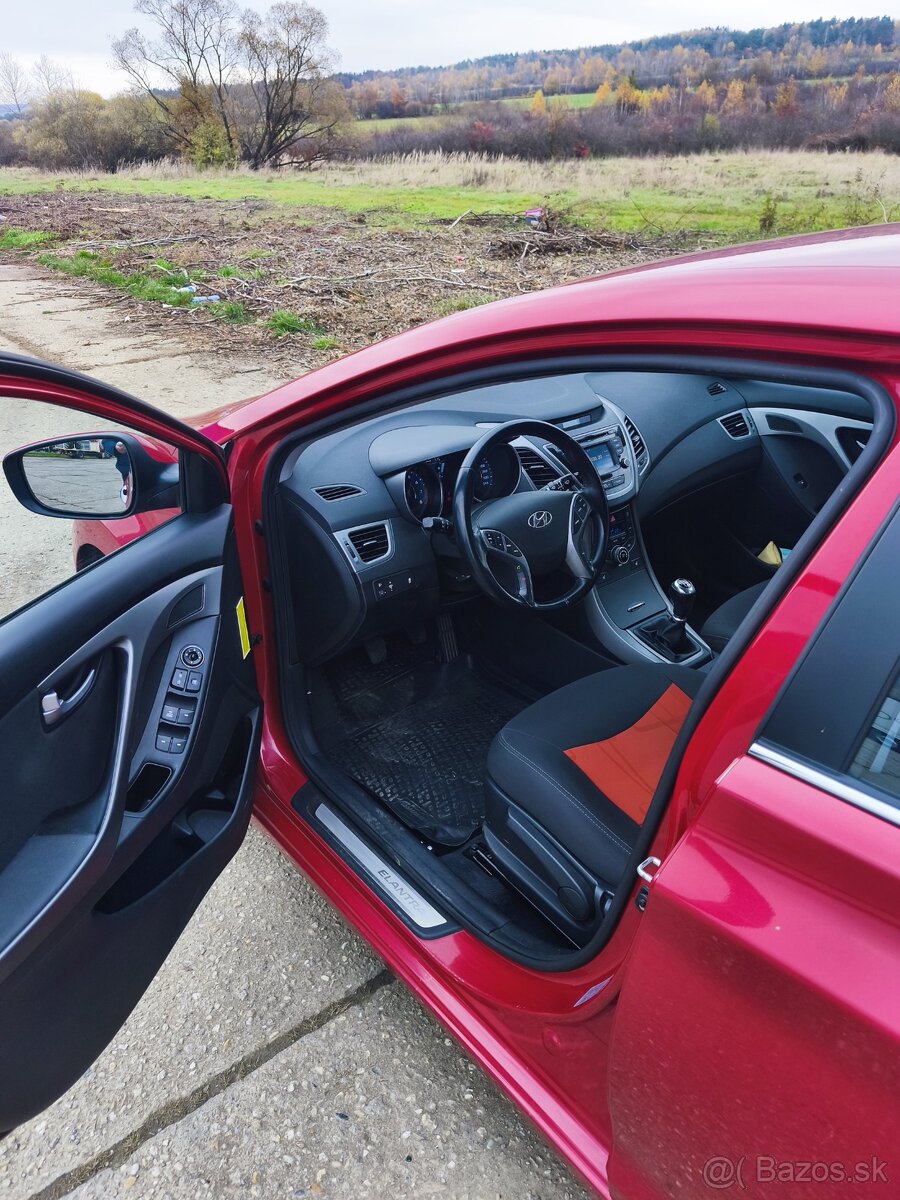 Hyundai Elantra Sedan 1.6 benzín 97kW manuál - 9
