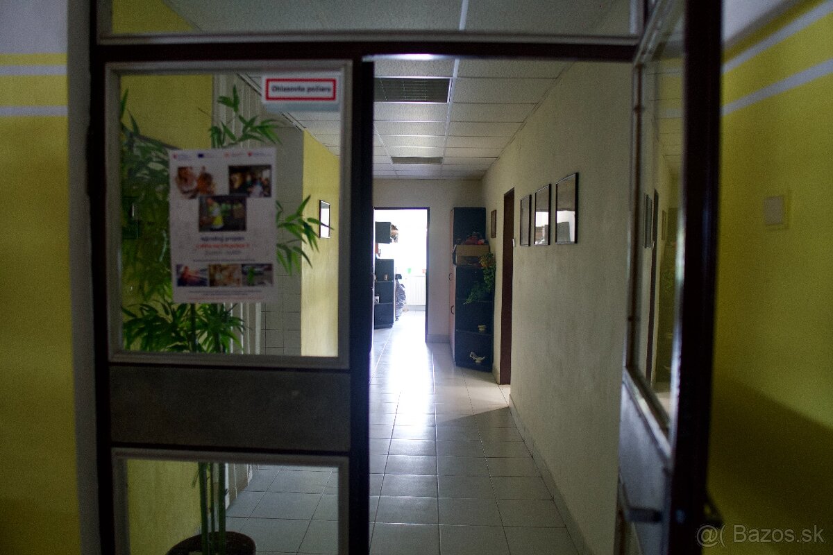 KANCELÁRSKE PRIESTORY V PRIEMYSELNEJ ZÓNE - 9