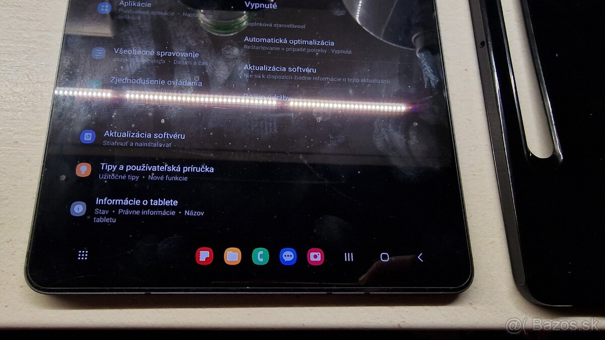 Tablet Samsung Galaxy S7 + obaly a pero - 9