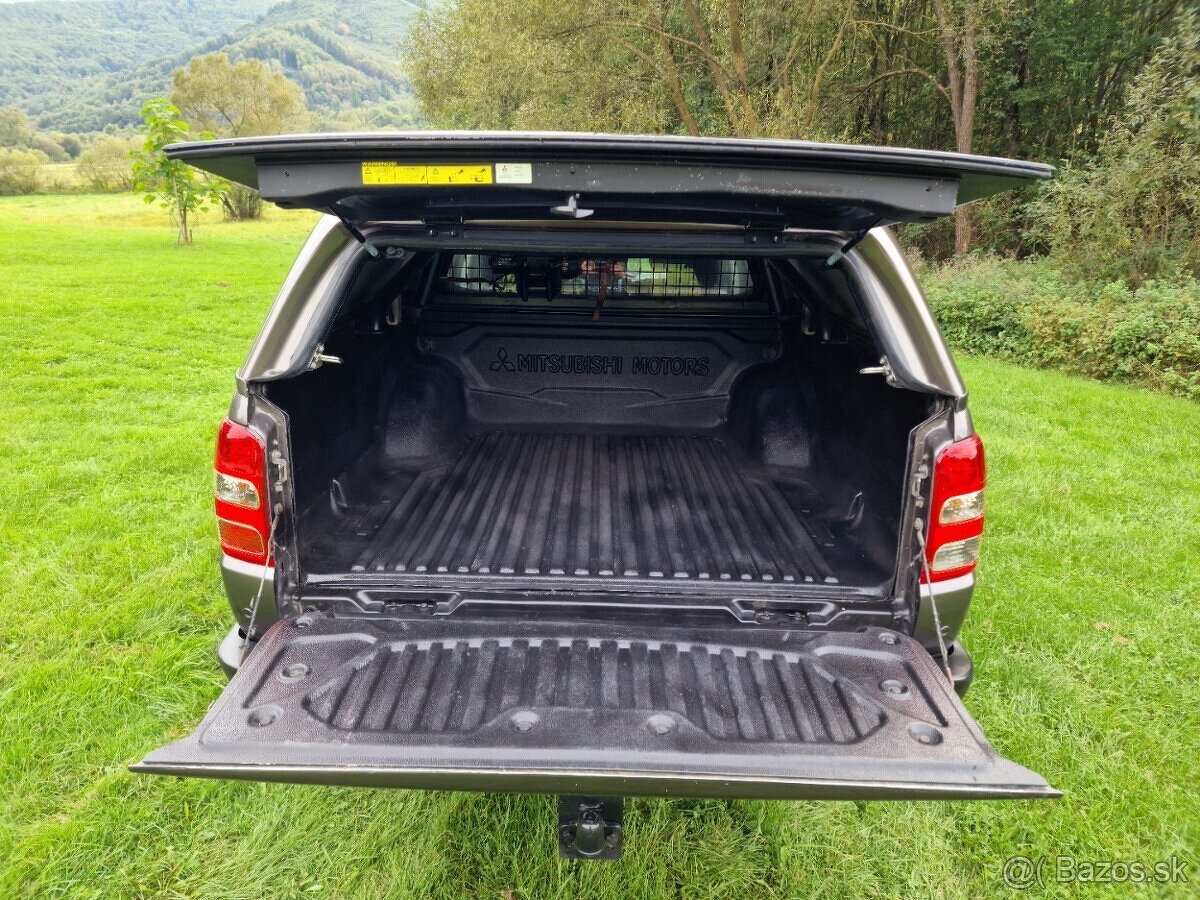 MITSUBISHI L200 2019 2.4D-ID 4X4 + UZÁVIERKA ZAD. DIF. - 9