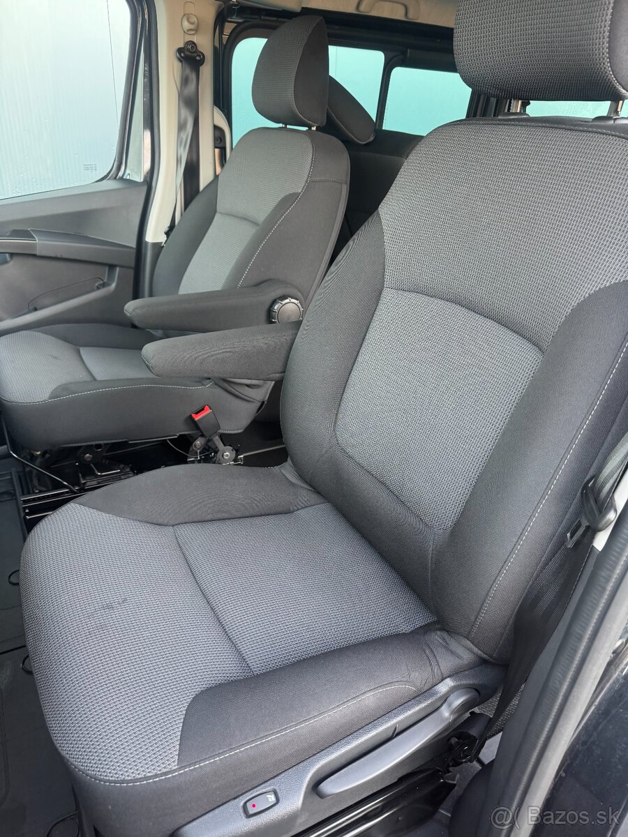 Renault Trafic Combi L2 2.0 dCi 150k automat 8 míst 2025 - 9