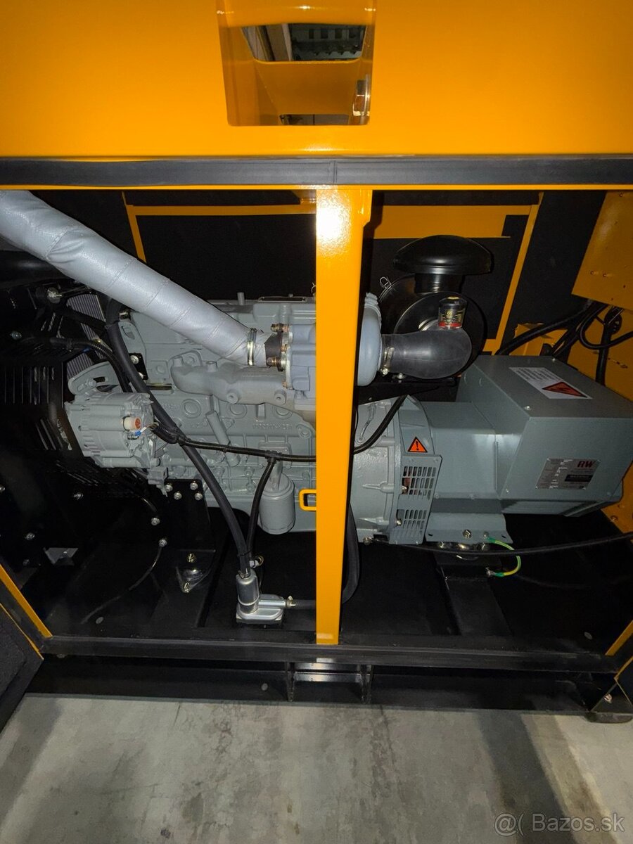Naftová elektrocentrála PDE-44 kVA s ATS. - 9