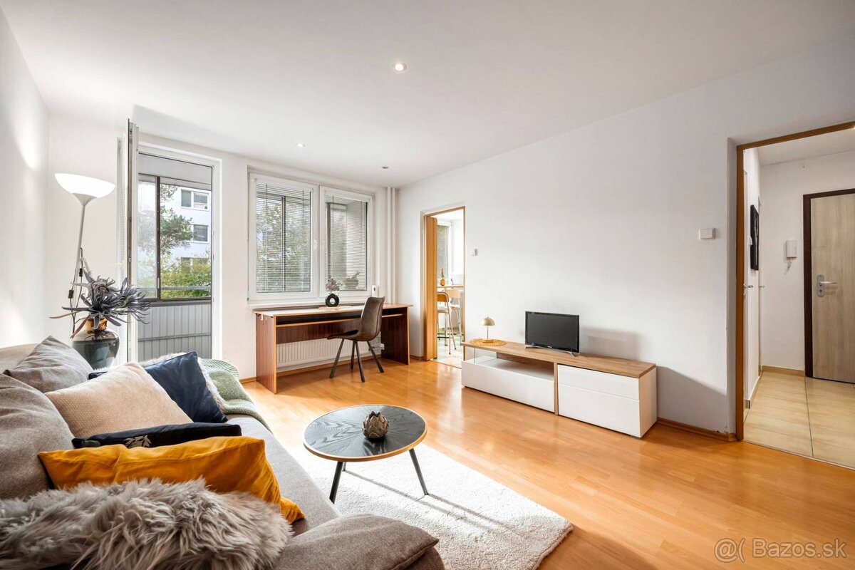 Na predaj 1,5 izbový byt s loggiou - 9