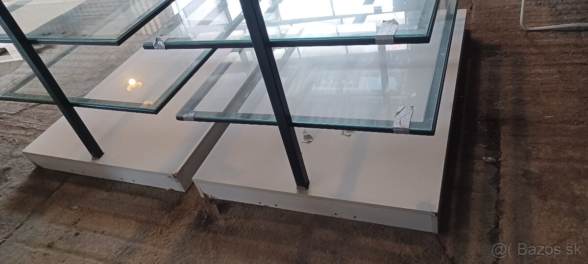 Veľké sklenené regále - 9