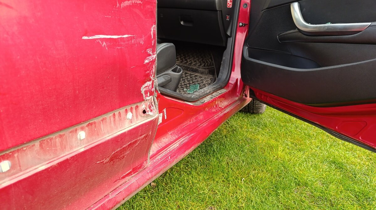 Peugeot 308GT, 2009, 175koní - 9