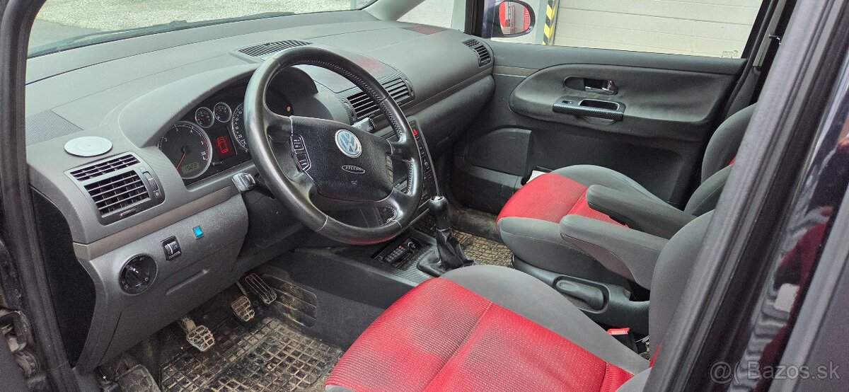 Volkswagen Sharan 1.9 TDi 7-miestné - 9
