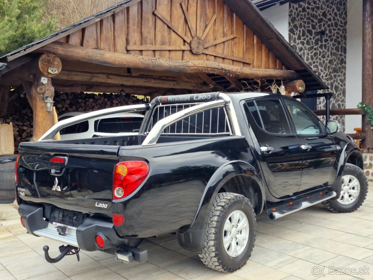 Mitsubishi L200 2.5 DI-D 4X4 SUPER SELECT+UZÁVIERKA TOP STAV - 9
