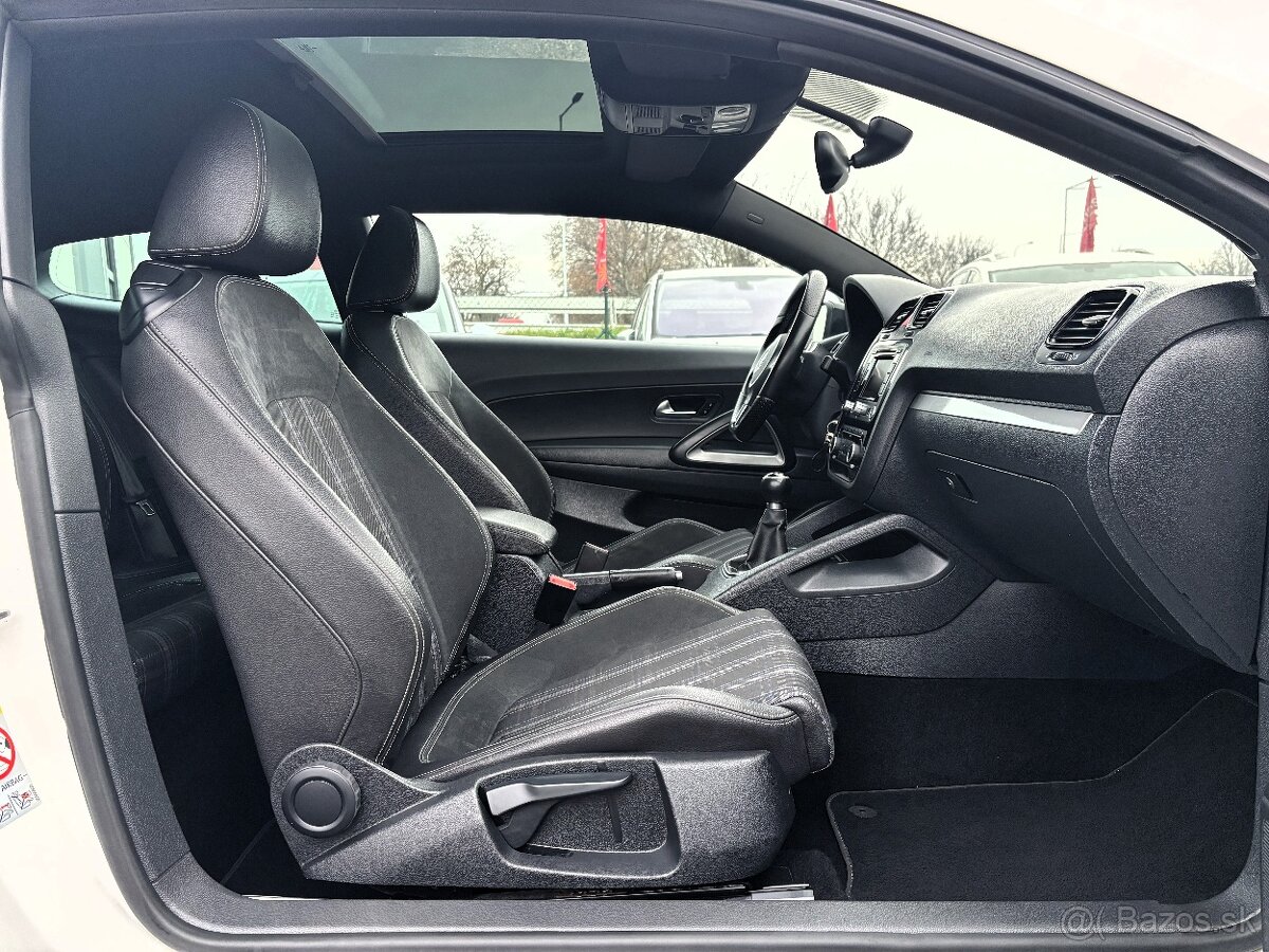 Volkswagen Scirocco 2.0 TDI 170k M6 Edition - 9