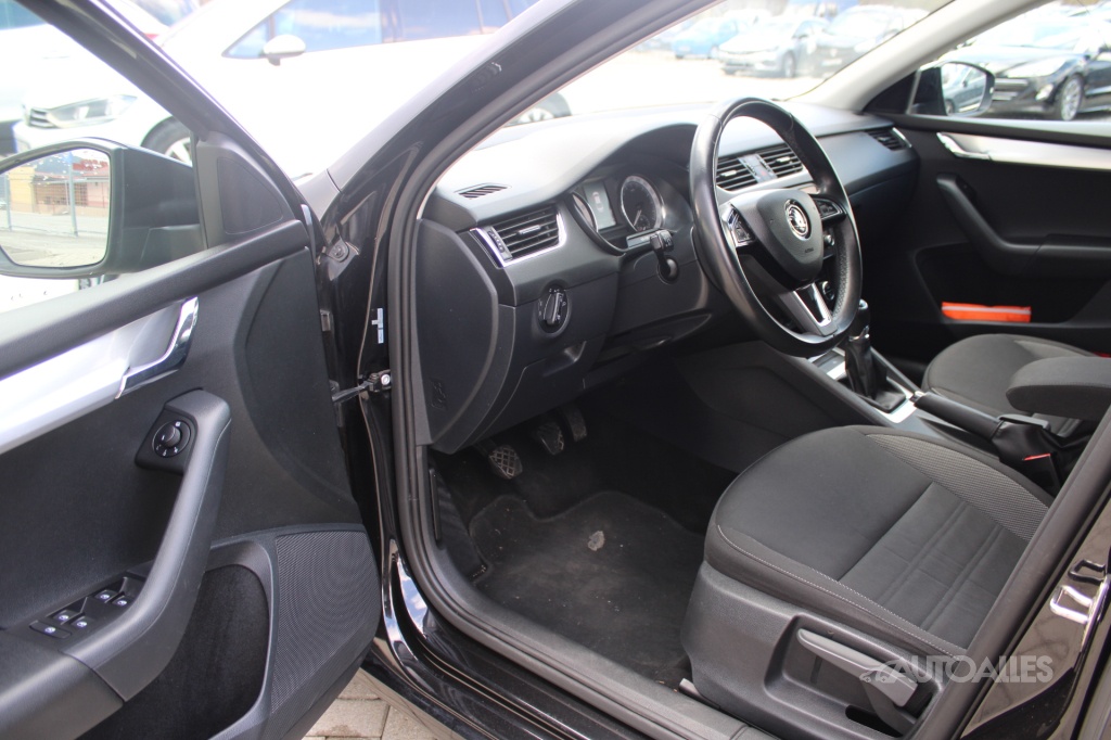 Škoda Octavia 1,0 TSi 85 kW - 9