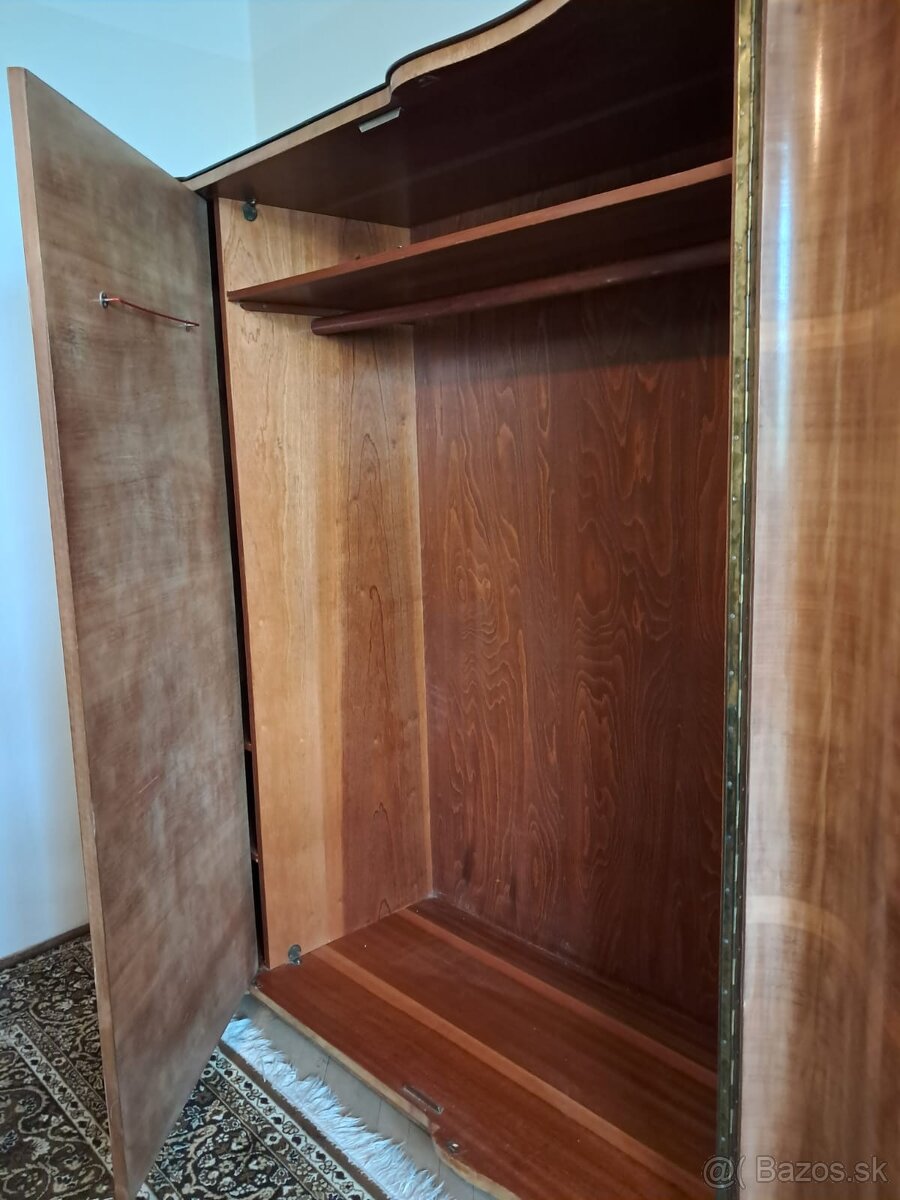 Darujem za odvoz kompletnálú spálňu z 50. rokov - 9