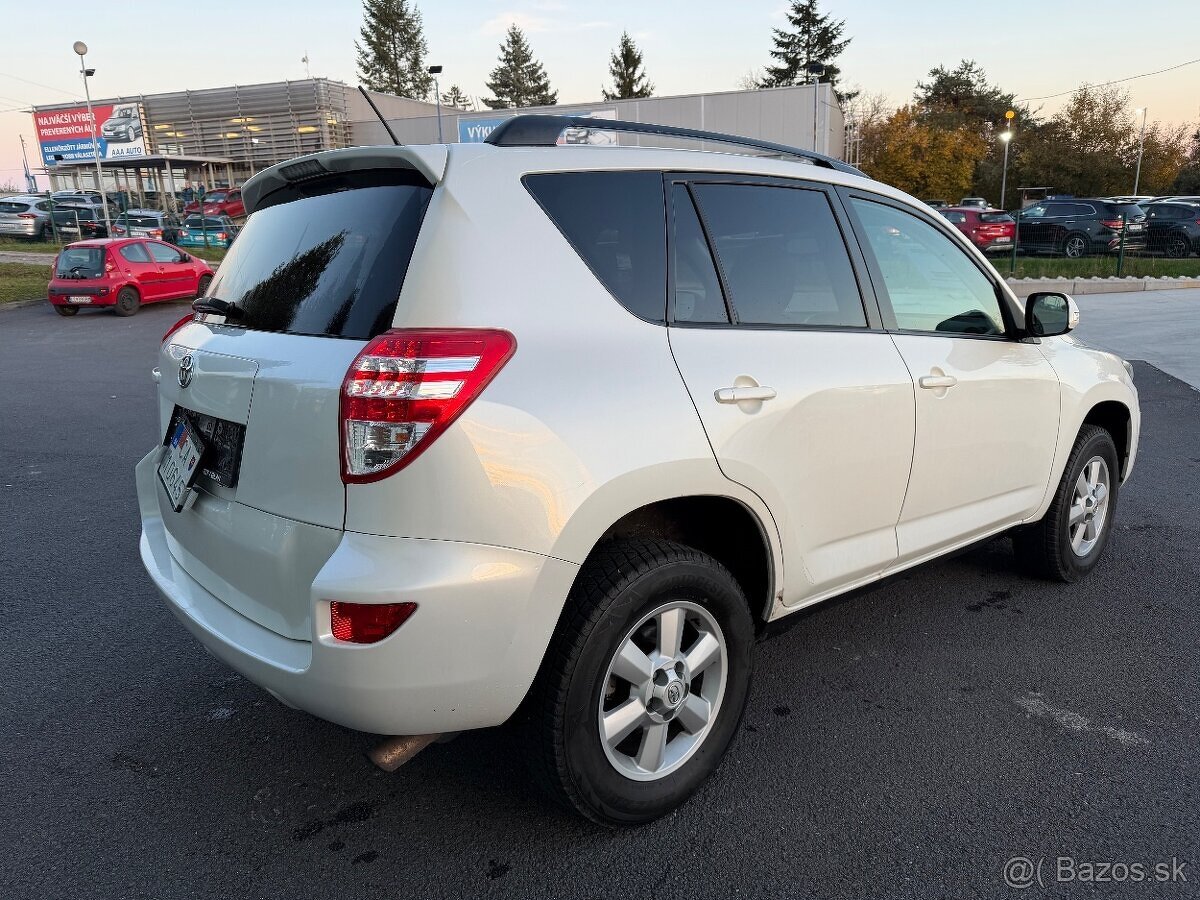 Toyota RAV4 2.2l D-4D 150 Terra - 9