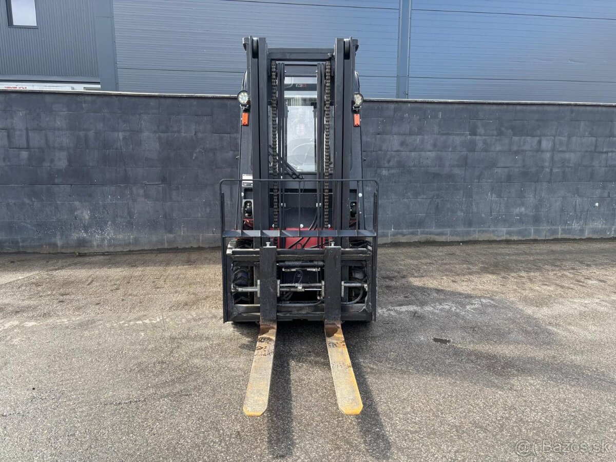 Vysokozdvižný vozík EP EFL352 - 9