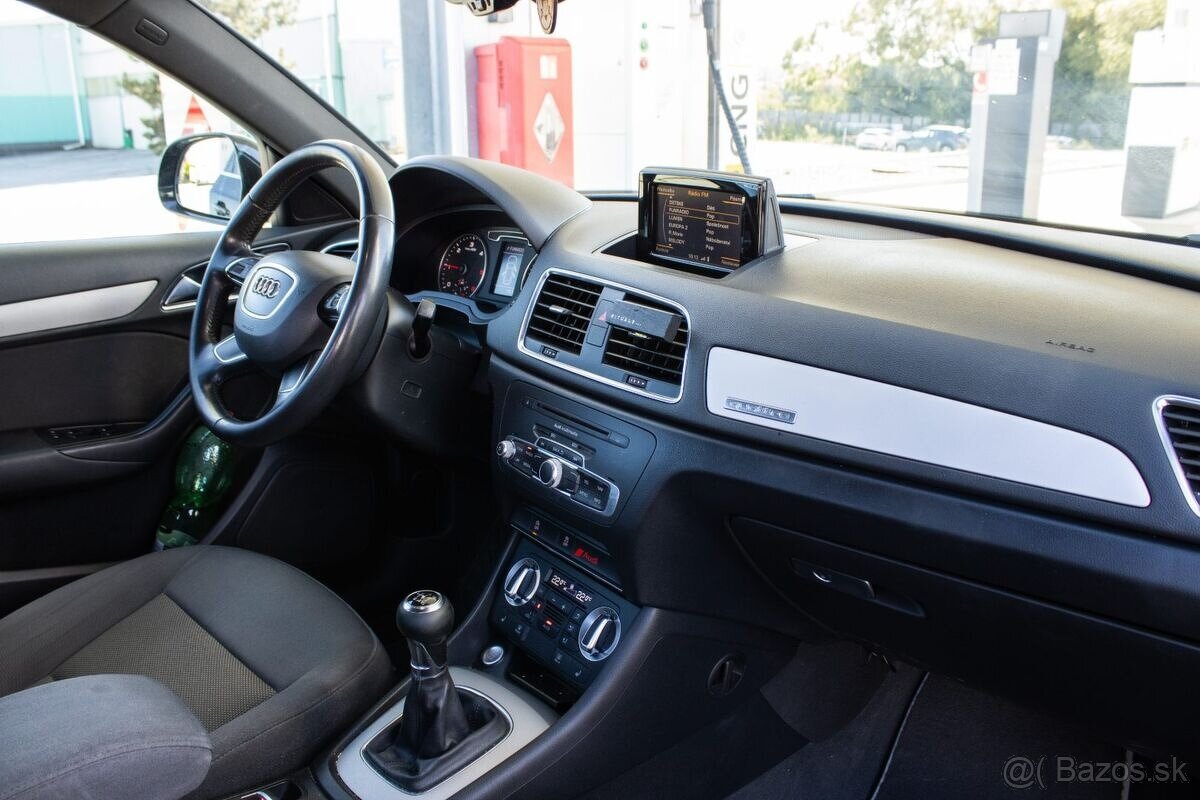 Audi Q3 2.0 TDi Quattro Manuál - 9