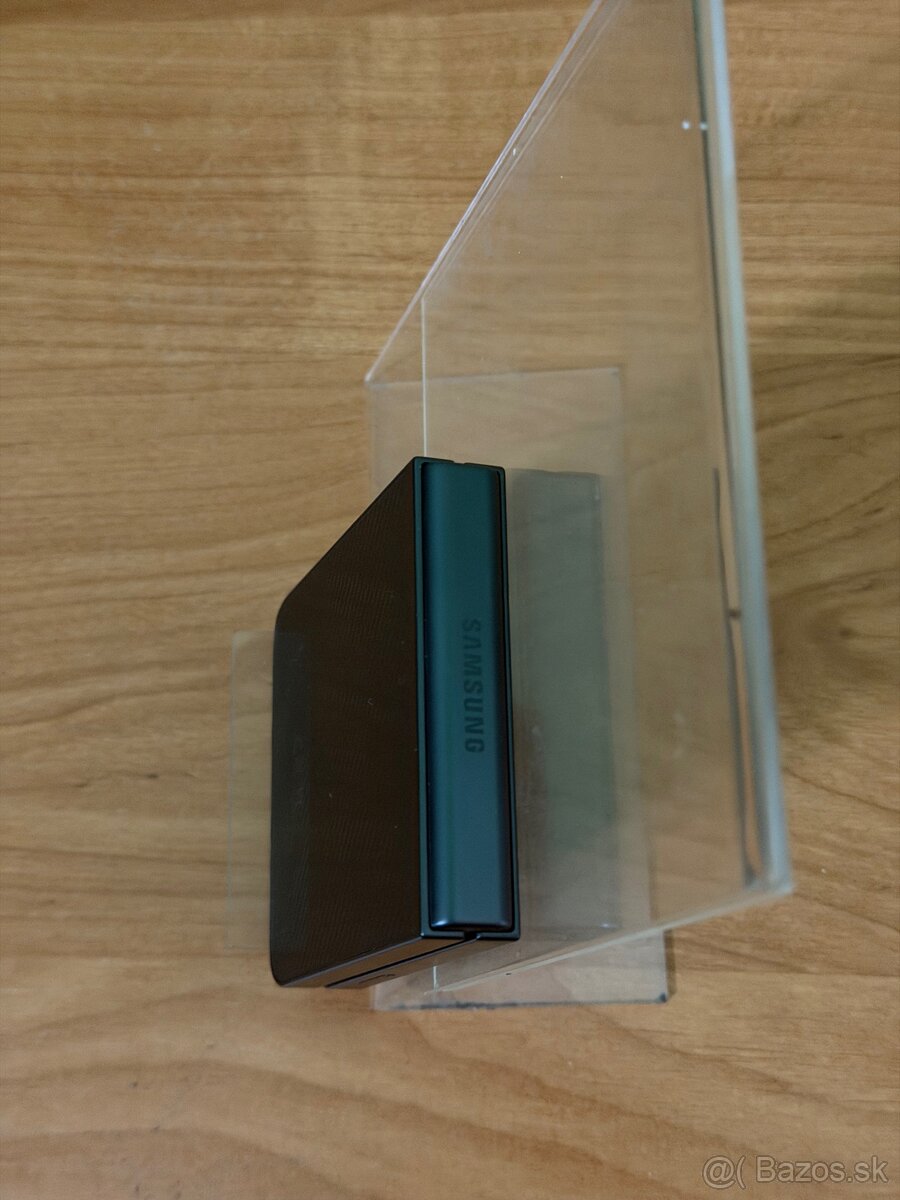 PREDANÉ Dobrý deň Ponúkam na predaj Samsung Galaxy Z Flip 6 - 9