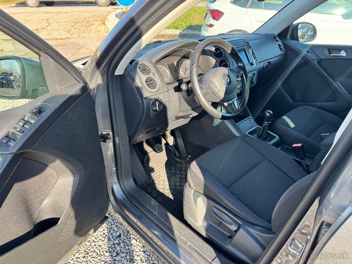 Volkswagen Tiguan 2.0 TDI Trendline - 9