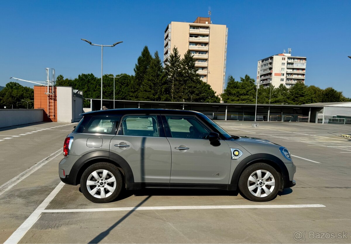Mini Countryman Cooper SE ALL4 Plug-in Hybrid 4x4 - 9